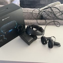 Oculus rift s VR headset