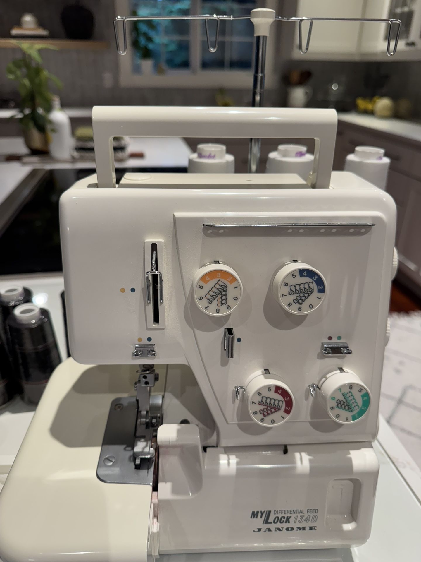 Serger sewing machine
