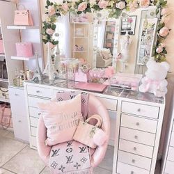 Glam Vanities 