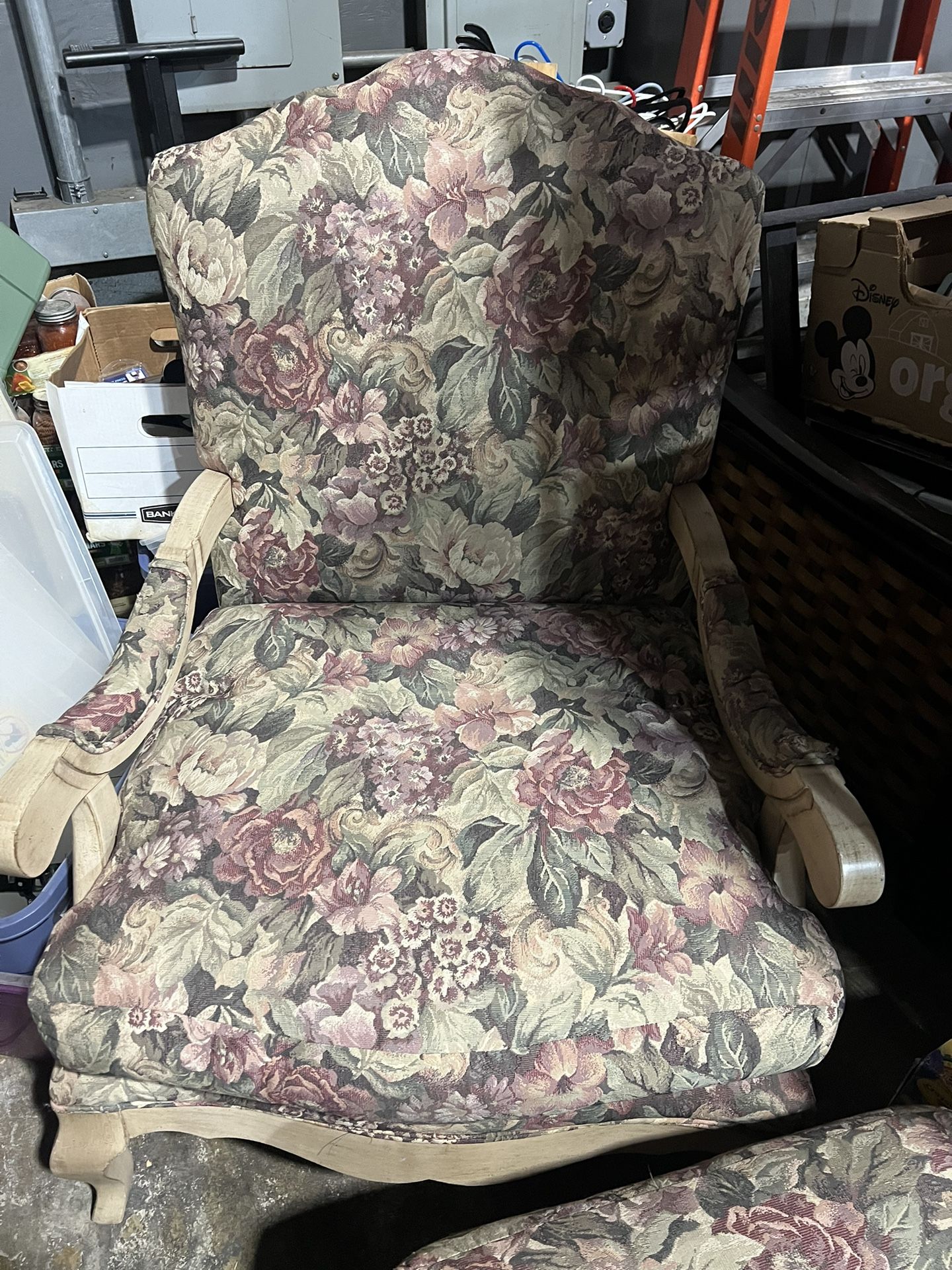 Fairfield floral patterned cream wood arm living room chair with large ottoman pu Willow Grove Pa
