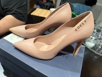 Louis Vuitton Urban Twist / Signature Pumps