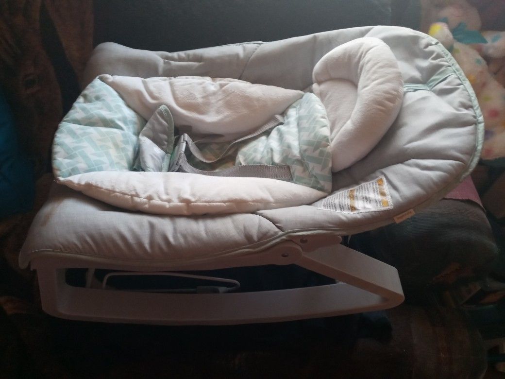 Bathtub And Baby Bouncer