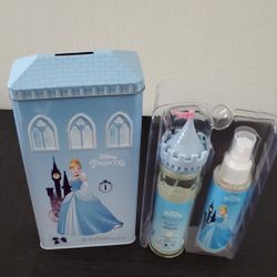 DISNEY  PRINCESS CINDERELLA   SET 2 PC $22