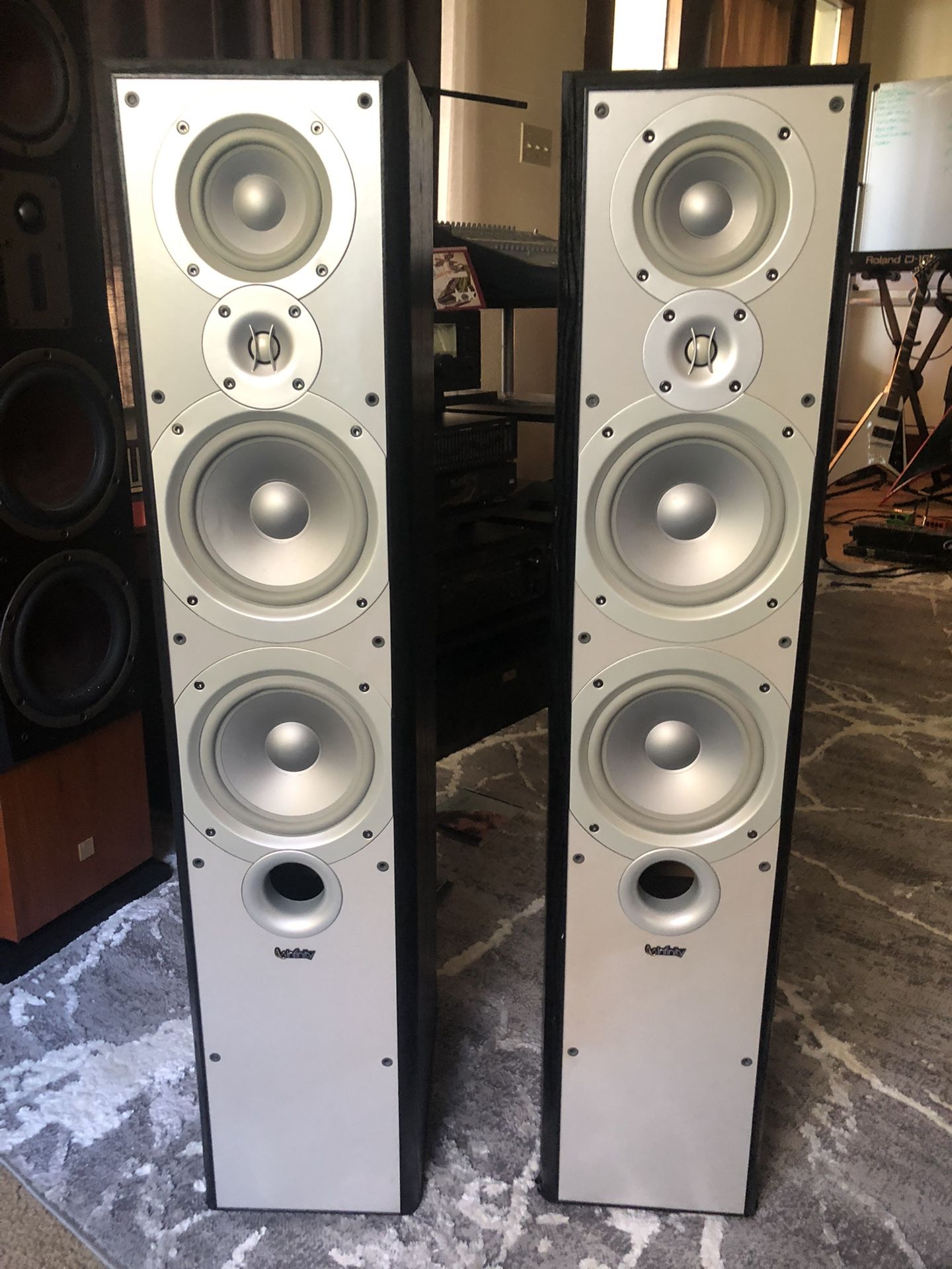 Infinity Primus P362 Tower Speakers for Sale in Seattle, WA OfferUp