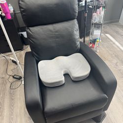 Black massage recliner 