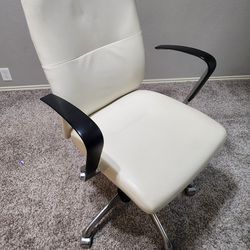 Modern Chic White Leather Rolling Office Chair