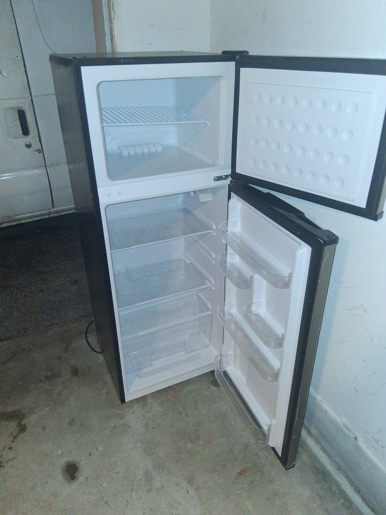 Fridge Medium 
