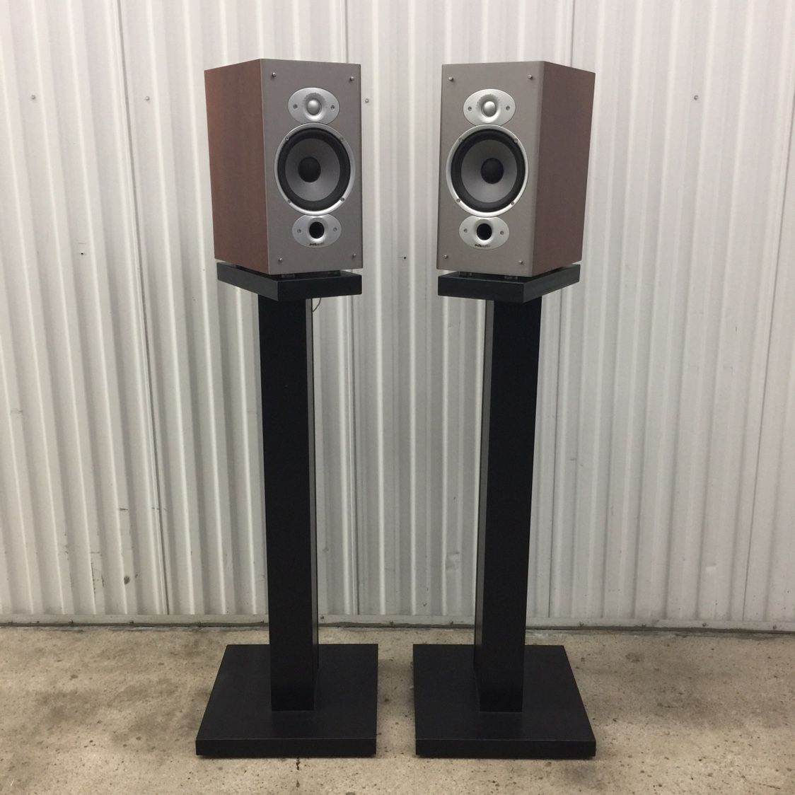 Polk Audio RTi6 Speakers with Stands