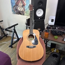 Yamaha Gigmaker Acoustic Guitar 