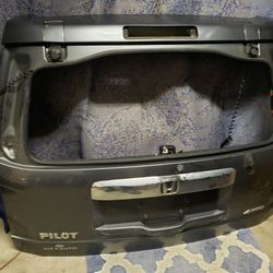 Honda pilot trunk 