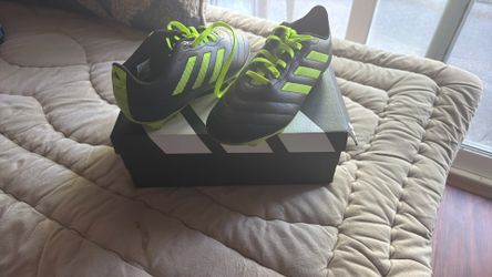 Soccer cleats