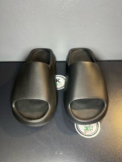 Yeezy Slides YS-01 Black (PO) size 9