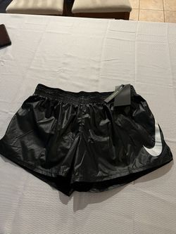 Women Nike Shorts Size XS (new)