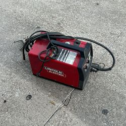   Lincoln 140 Amp Weld Pak 140 HD MIG Wire Feed Welder with Magnum 100L Gun, Sample spools of MIG Wire and Flux Wire, 115V