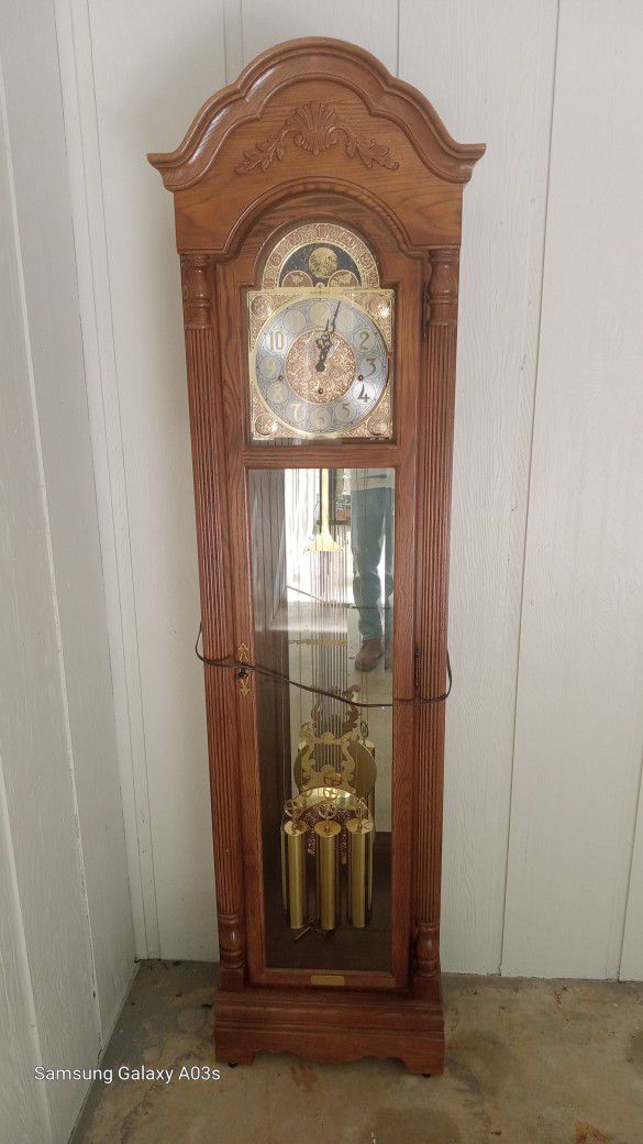 Grandfather Clock Howard And Miller Model#610=985
