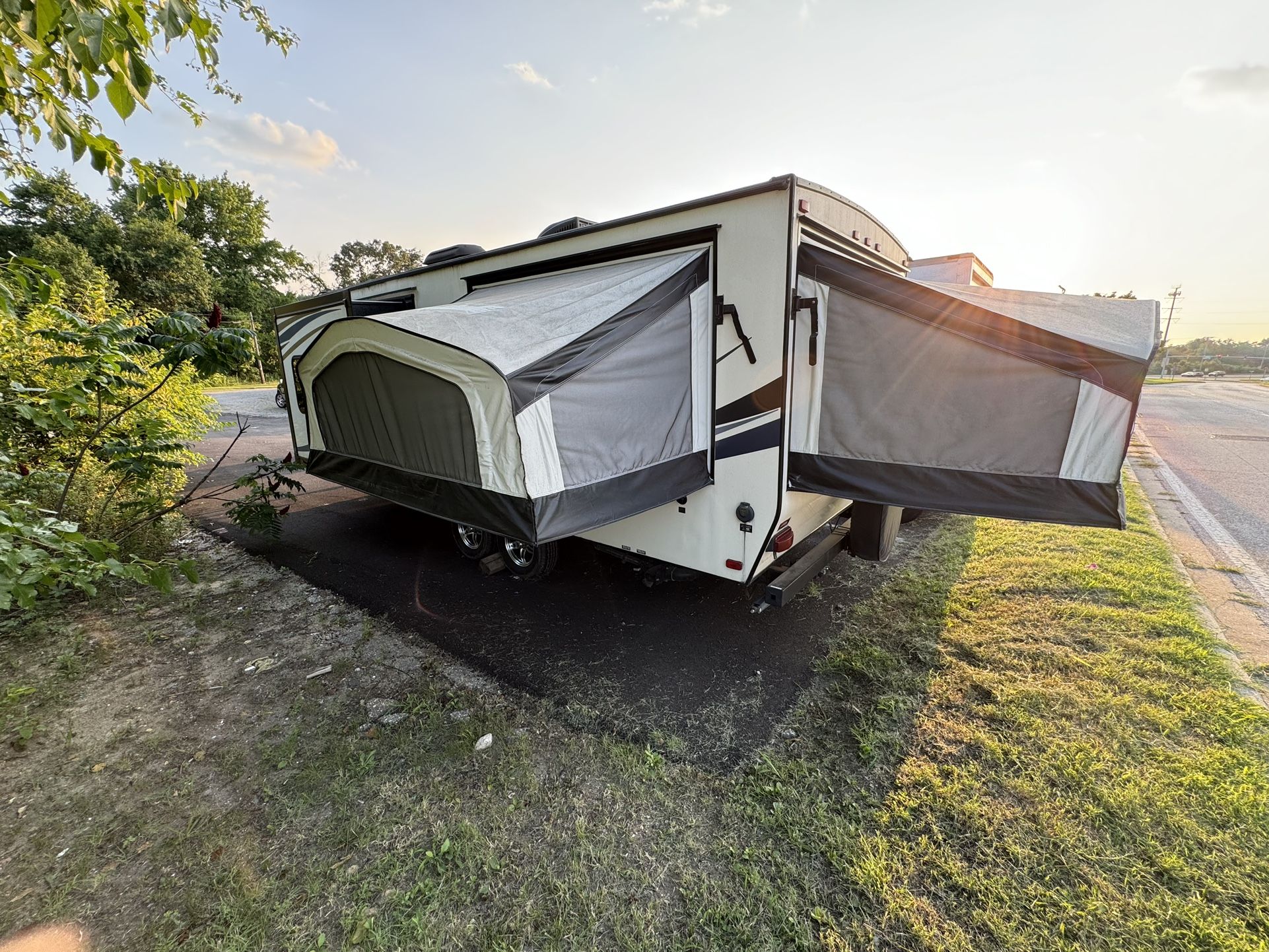 2014 Palomino Solaire