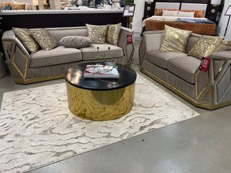 Transform your living room with this elegant sofa designed for both style and comfort.