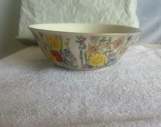 Lenox bowl from the Flower Blossom Collection