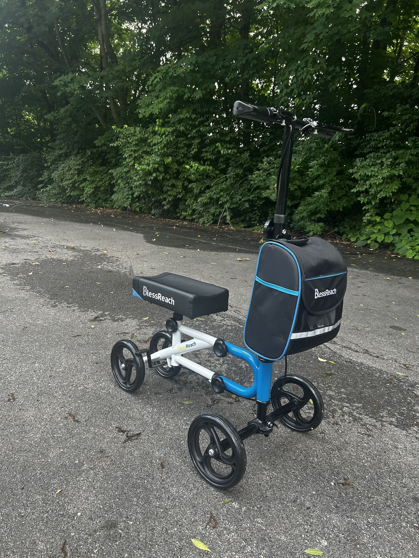 Knee scooter 