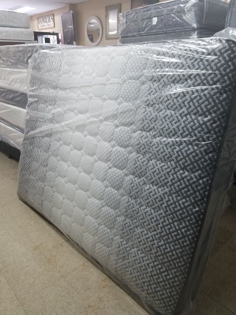 Set Queen Size Mattress With Box Spring Only $249 Furniture
