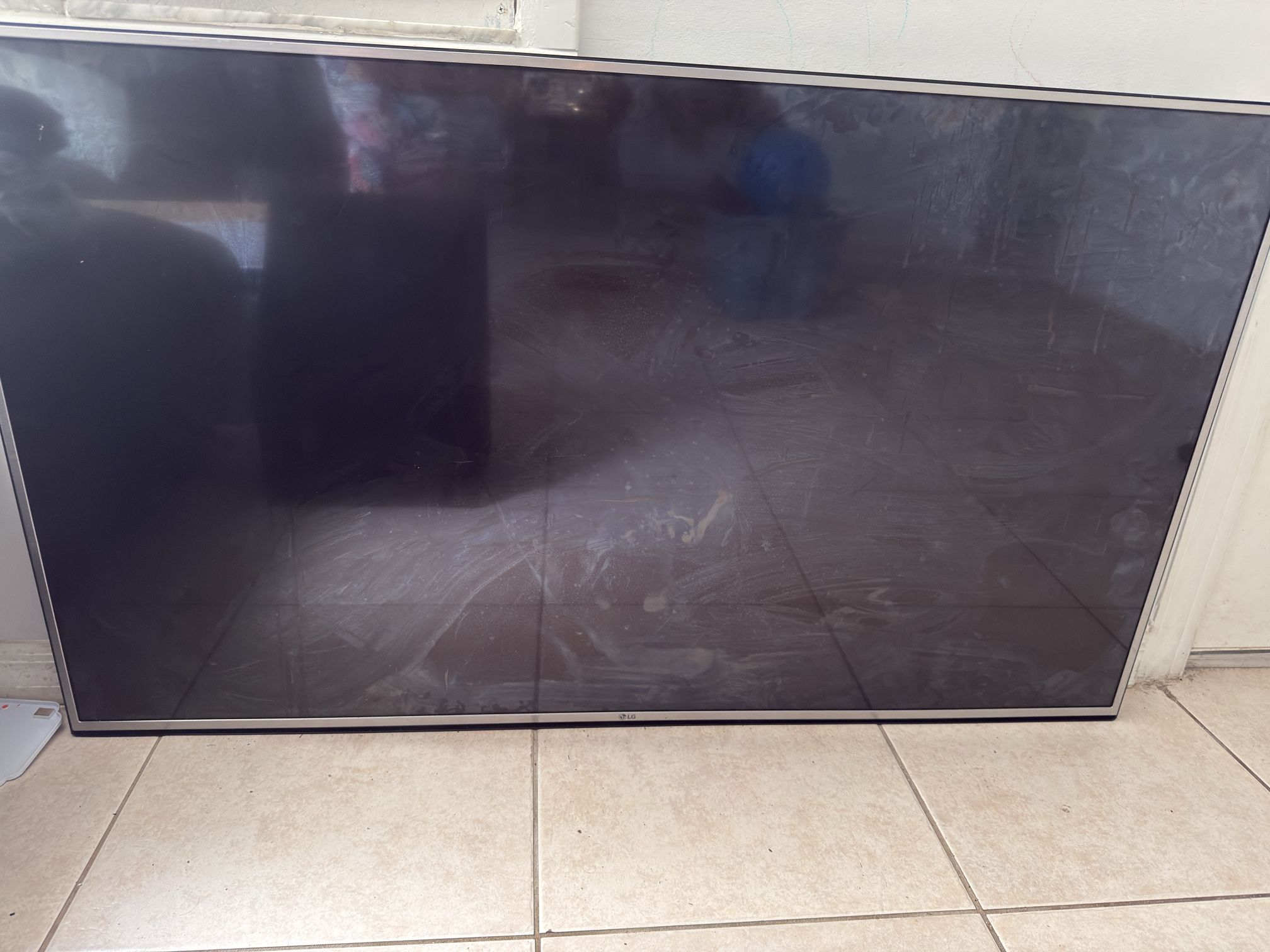 Tv, Speaker, Chairs, Printer, Mirrors 