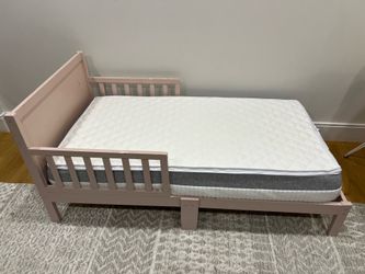 Toddler bed