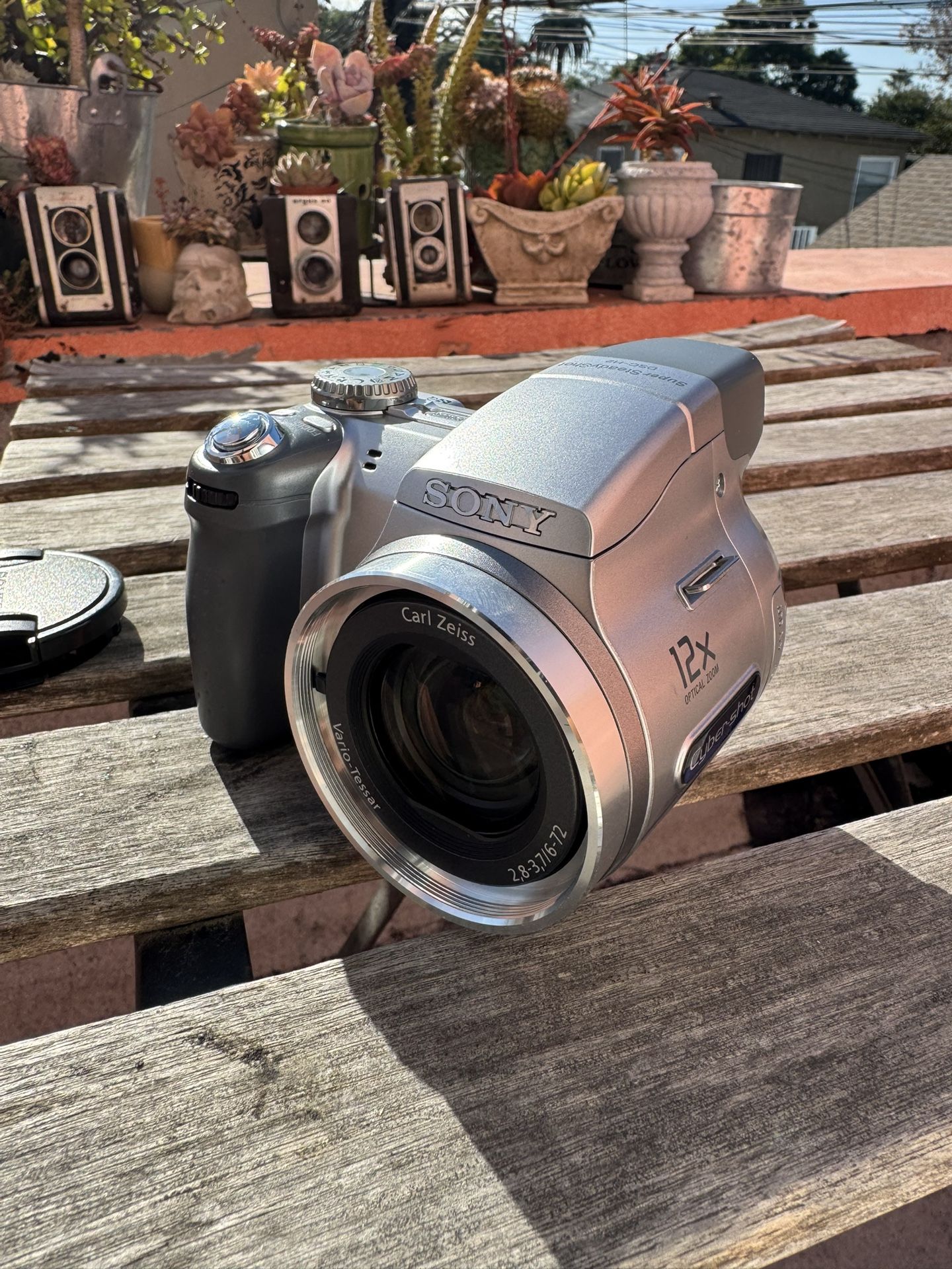Vintage Sony Cybershot Y2K Digi Cam