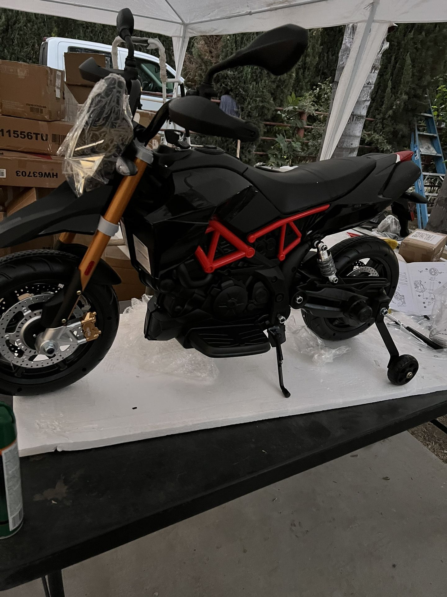 12V Kids Ride on Aprilia Motorcycle, Battery Powered Vehicle for Kids Outdoor Motorbike
