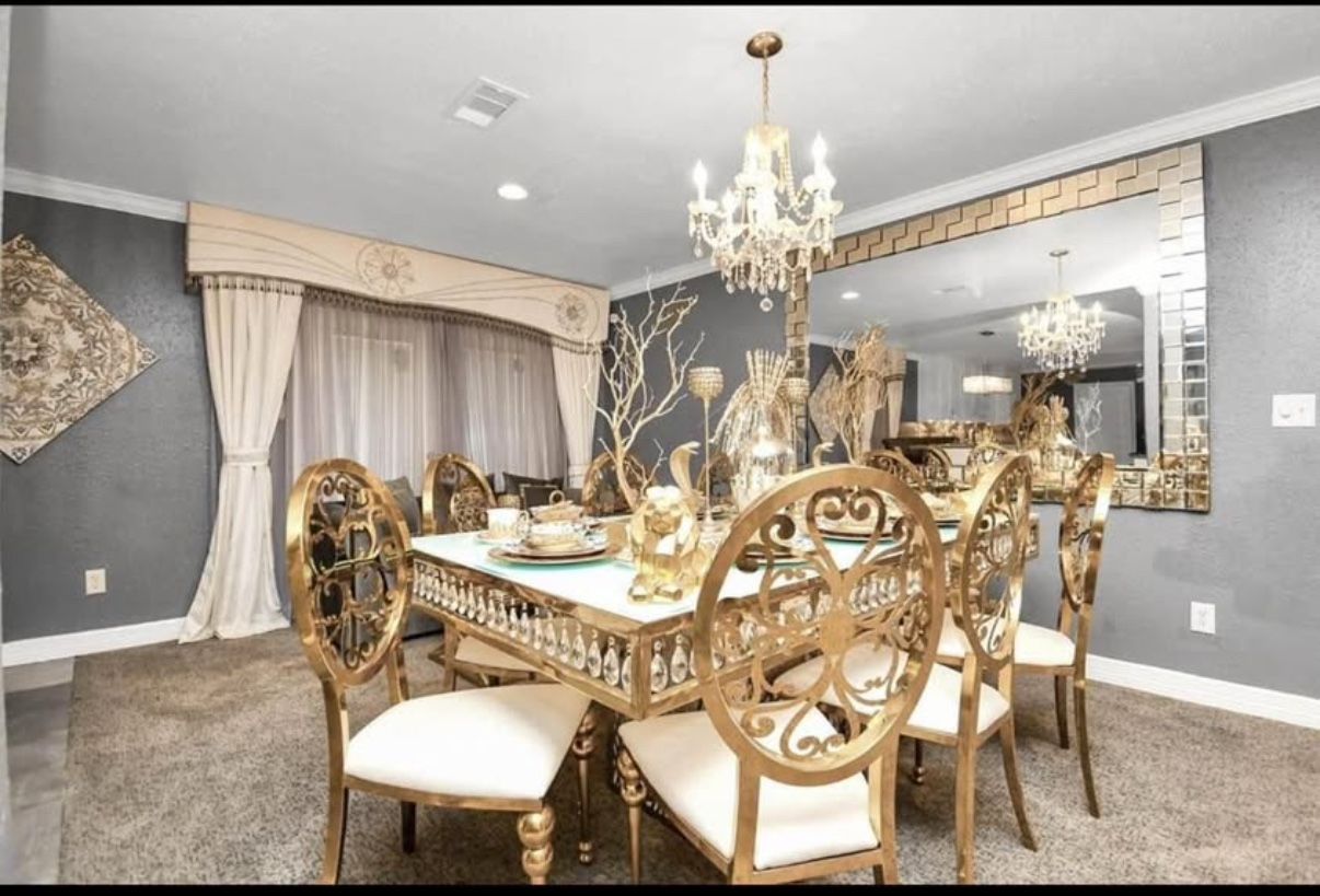 Dining Room Table With 8 Chairs