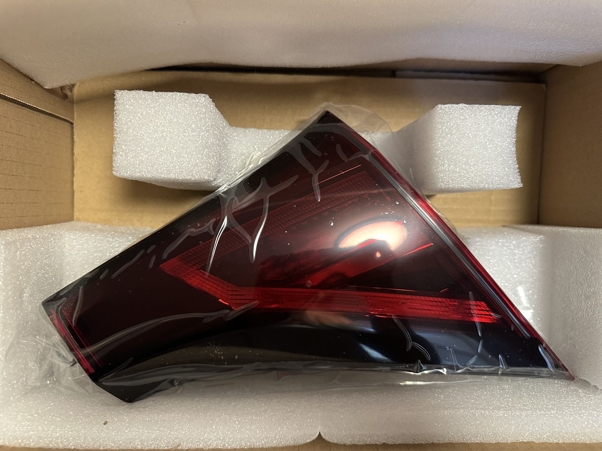 NISSAN KICKS COMBINATION LAMP LEFT