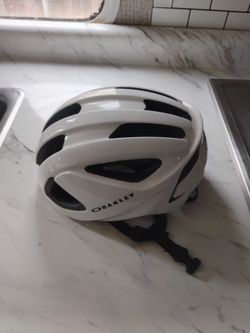 Oakley Road Bike Helmet