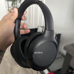 Sony Noise Cancelling headphones WHCH710N