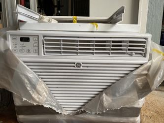 Window A/C Frigidaire 10k & Toshiba 5k