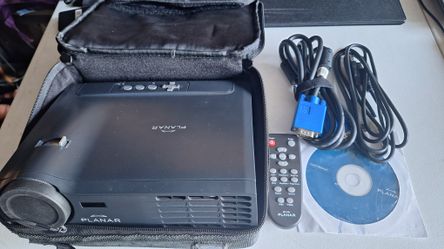 Planar PR6020  XGA Portable Projector With Carrying Case