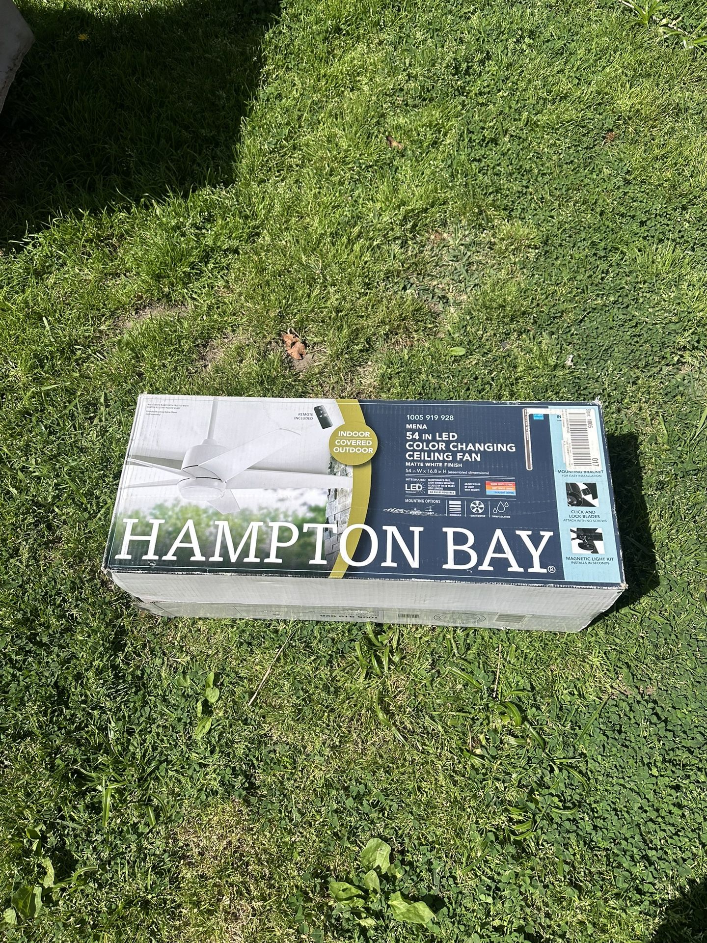 HAMPTON BAY Mena 54 in. White Color Changing Integrated LED Indoor/Outdoor Matte White Ceiling Fan with Light