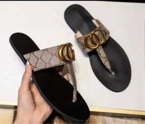 Gucci GG Marmont Thong Sandals