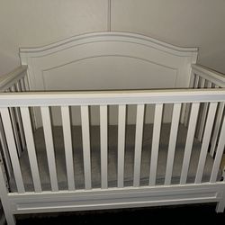 Crib with newton baby mattress