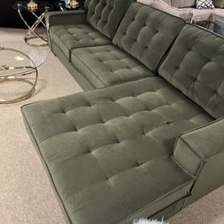 Stunning Stylish Cozy Sectional!