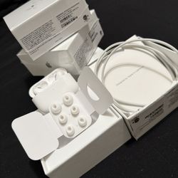 Wireless Bluetooth Earbud Headphone Apple AirPod 2nd Generation New Unopened