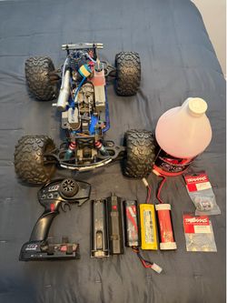 Traxxas t maxx nitro rc monster truck RTR