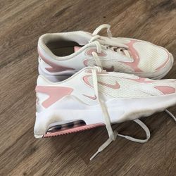 Nike Air Size 6 