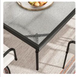 outdoor dining table