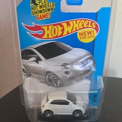 White Fiat 500 hotwheels - in the box!