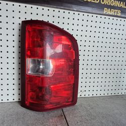 2007 2008 2009 2010 2011 2012 2013 CHEVY SILVERADO REAR BRAKE TAIL LIGHT TAIL LAMP TAILLIGHT RIGHT PASSENGER SIDE RH ORIGINAL USED OEM