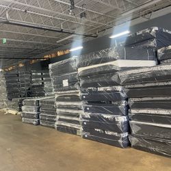 Queen Mattress Come With Free Box Spring - Free Delivery 🚚 To Reasonable Distance