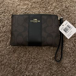 Coach Corner Wristlet In Signature Canvas 