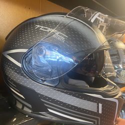 New Mayte Black And Grey Dot Dual Visor Helmet $110