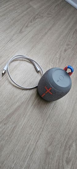 Bluetooth waterproof speaker
