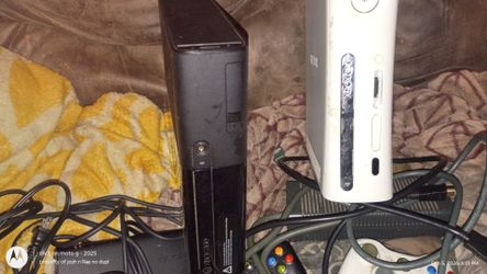 Xbox 360 Console Lot – Black and White