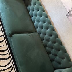 Emerald Green Tufted Velvet Sofa with Gold Accent Legs – Modern & Chic